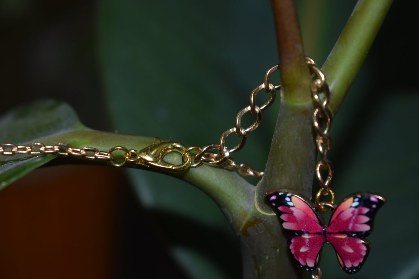 Gold Plated Heart Shape Multi Color Dried Pressed Rose and Sunflower Flower Pendant with Cute Butterfly Charm