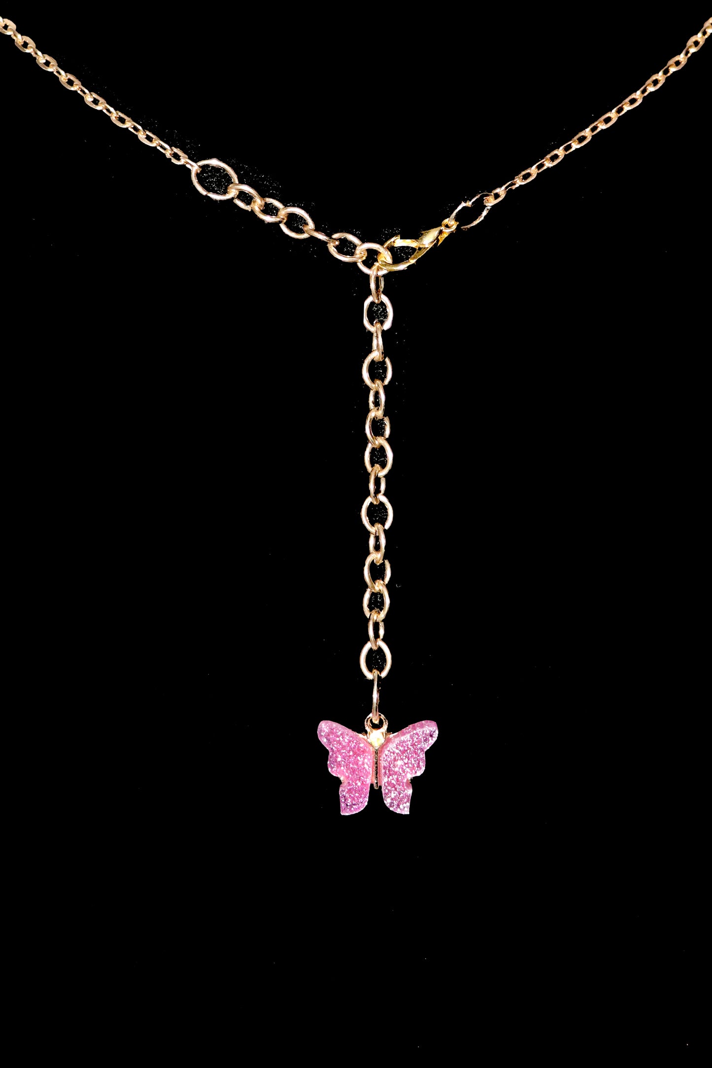 Gold Plated Finger Heart Shape Lavender Color Dried Pressed Flower Pendant with Cute Enamel Butterfly Charm